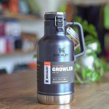 画像をギャラリービューアに読み込む, クラシック真空グロウラー 1.9L ロイヤルブルー | STANLEY(スタンレー)