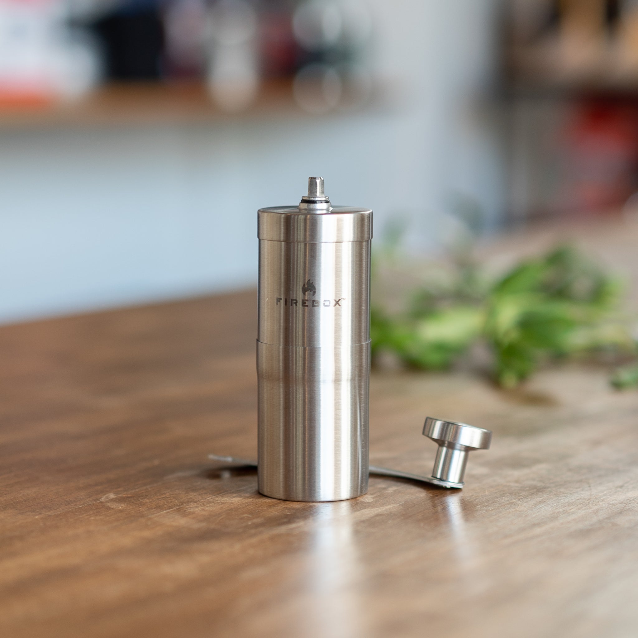 FIREBOX(ファイヤーボックス) Coffee Mill コーヒーミル 日本正規品軽量 ハンディータイプ 粗さ調整可能 セラミック刃 ア : FIREBOX(ファイヤーボックス) Coffee Mill コーヒーミル