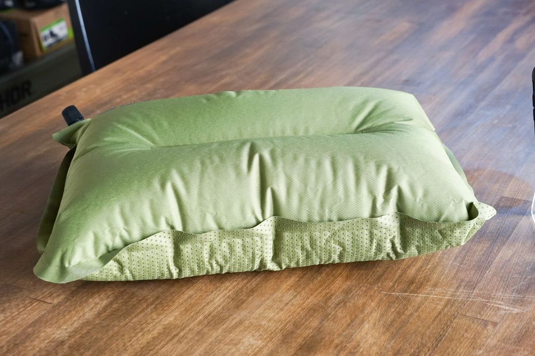 ISUKA（イスカ）Non-Slip Pillow（ノンスリップピロー）/カラー: オリーブ/